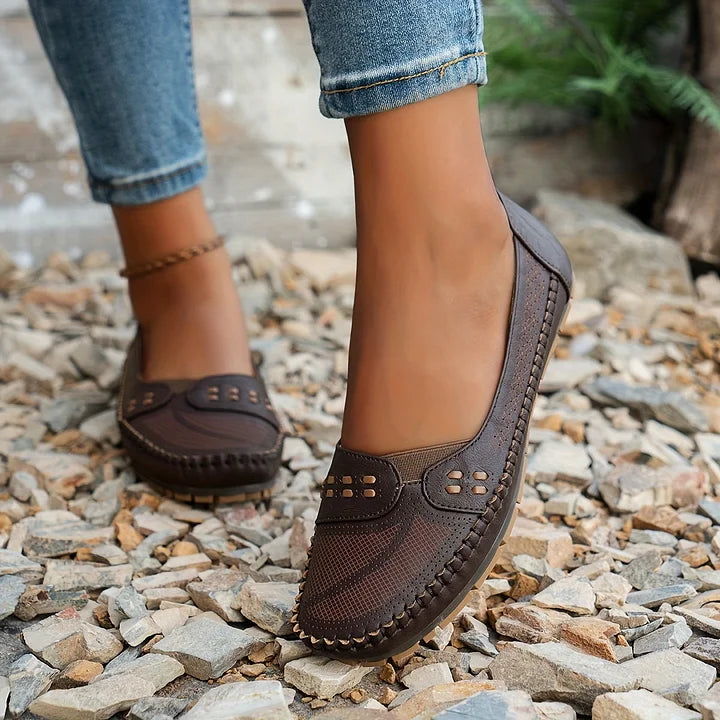 Paulette | Orthopedic Flat Shoes with Embroidered Detail