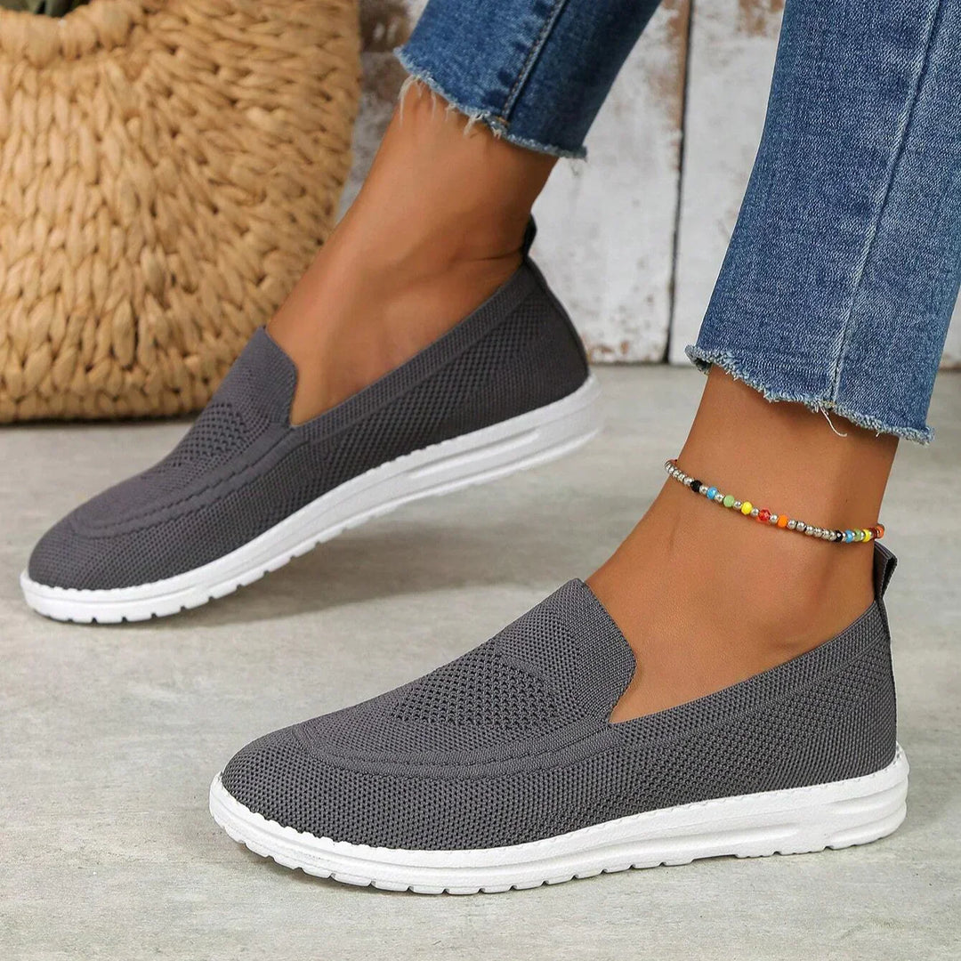 Alyssa | Orthopedic Sneakers with Chain Detail