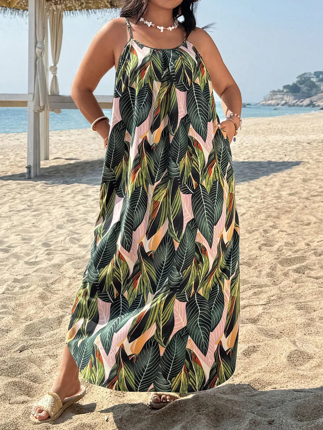 Paisley | Maxi Summer Dress with Tropical Print and Sleeveless Bodice