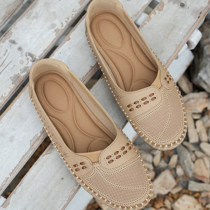 Paulette | Orthopedic Flat Shoes with Embroidered Detail
