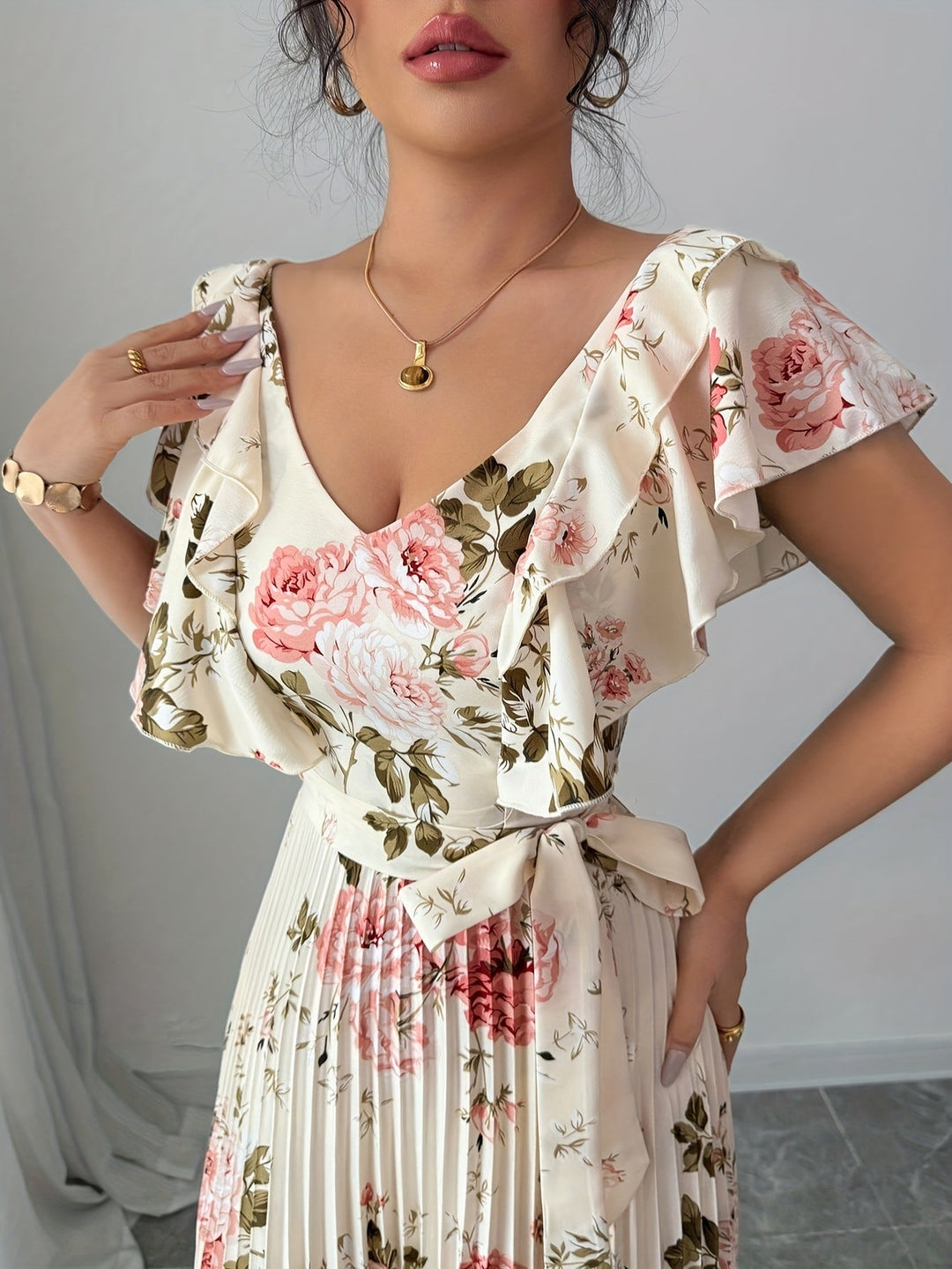 Flor | Maxi Wedding Guest Dress with Floral Print and Pleated Skirt