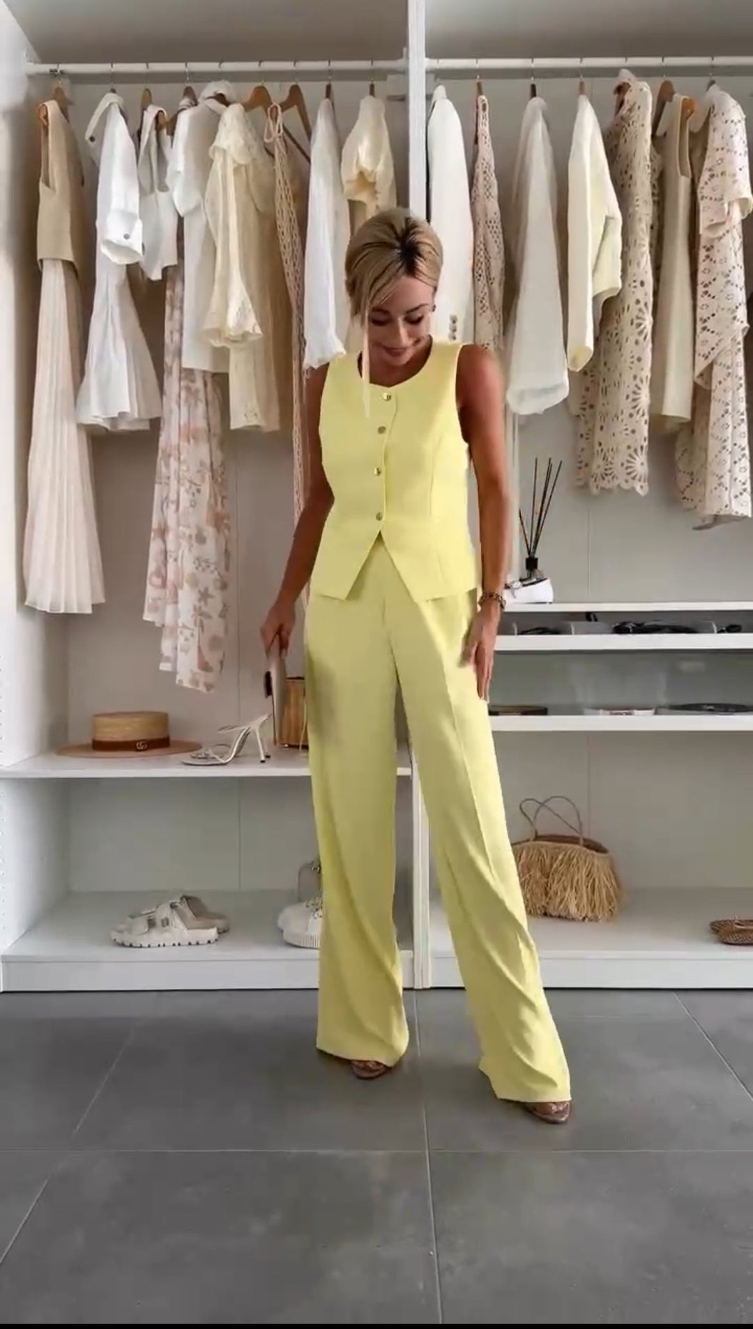Vela | Two-Piece Set with Wide-Leg Trousers and Button Front