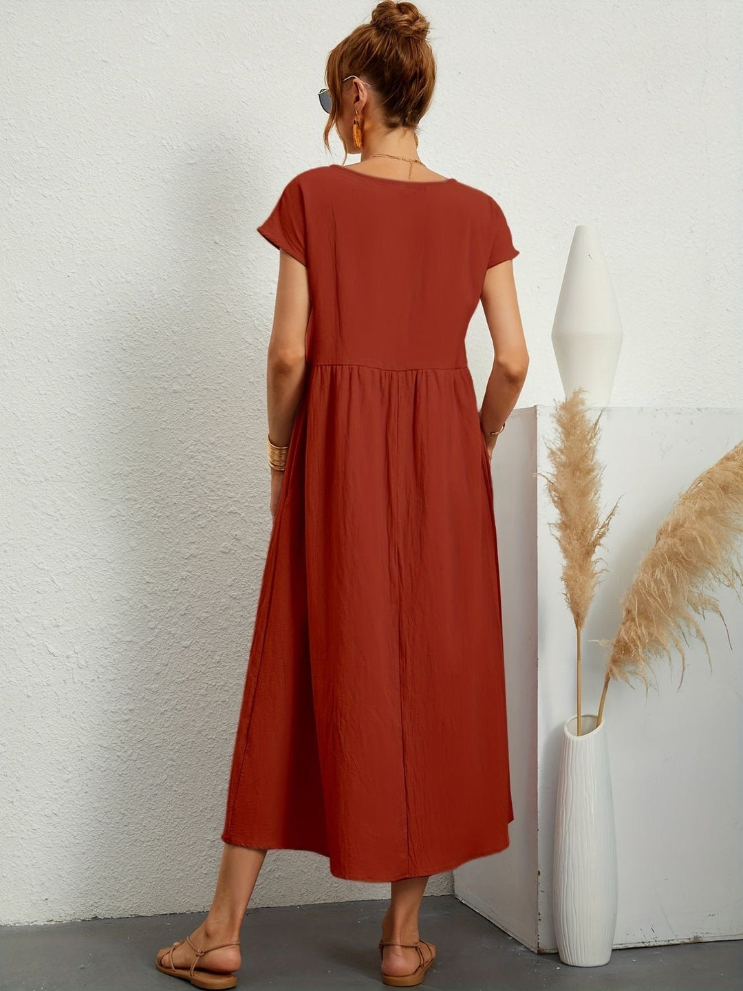 Magnolia | Midi Summer Dress with Round Neck and Pockets