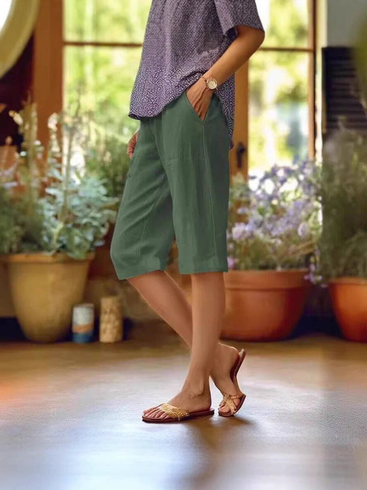Ruth | Knee Length Shorts with Straight Cut and Side Pockets