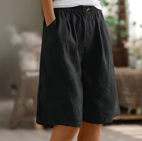 Bette | Knee Length Shorts with Elastic Waist and Side Pockets