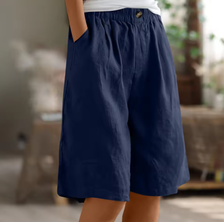 Bette | Knee Length Shorts with Elastic Waist and Side Pockets