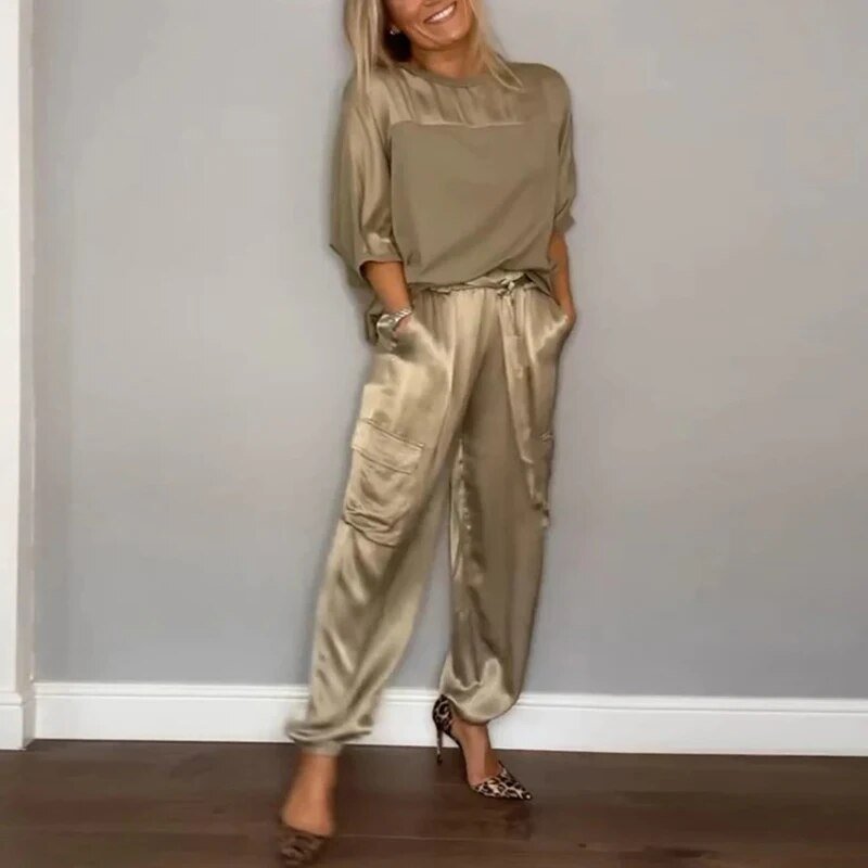 Sola | Two-Piece Set with Cargo Trousers and Boxy Top